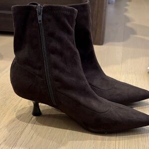 Brand New Heeled Boots UNISA Size 6